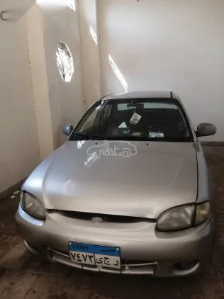 هيونداي اكسنت 1999 فضي مستعملة للبيع