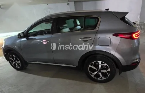 كيا سبورتاج 2021 رمادي مستعملة للبيع - 4