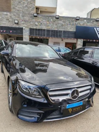 مرسيدس E 300 2019 أسود مستعملة للبيع