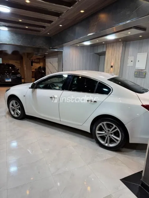 اوبل أنسيجنيا 2017 أبيض مستعملة للبيع - 4