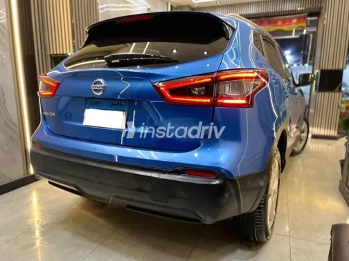 نيسان قشقاي 2018 أزرق غامق مستعملة للبيع - 4