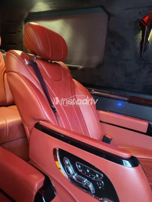 مرسيدس اي كيو في 300 2022 أسود مستعملة للبيع - 2