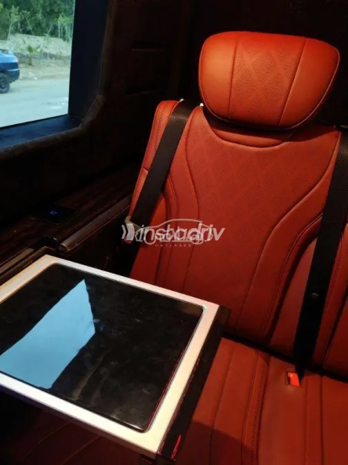 مرسيدس اي كيو في 300 2022 أسود مستعملة للبيع - 3