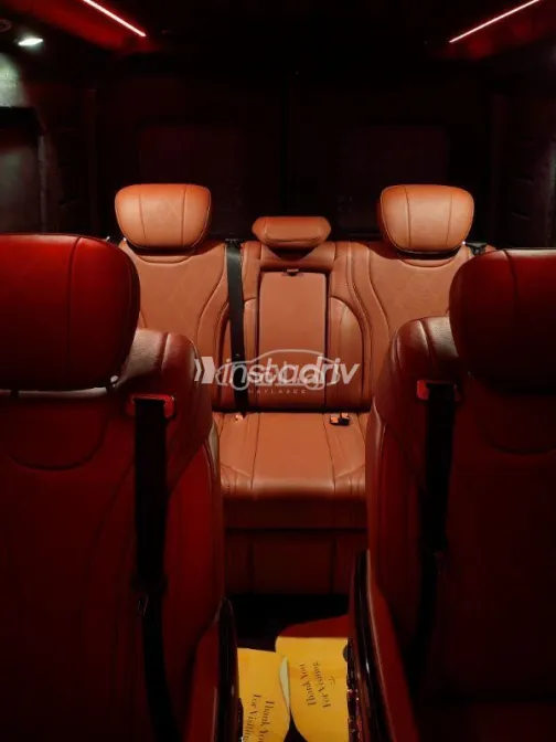 مرسيدس اي كيو في 300 2022 أسود مستعملة للبيع - 4