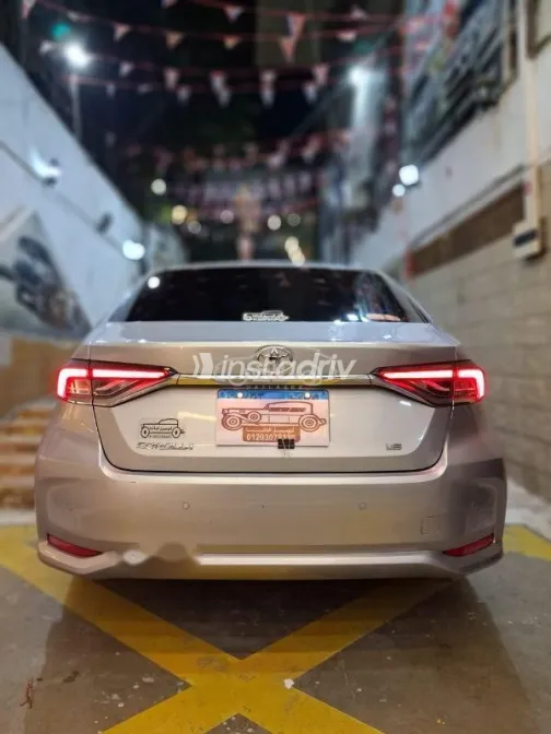 تويوتا كورولا 2024 فضي مستعملة للبيع - 5