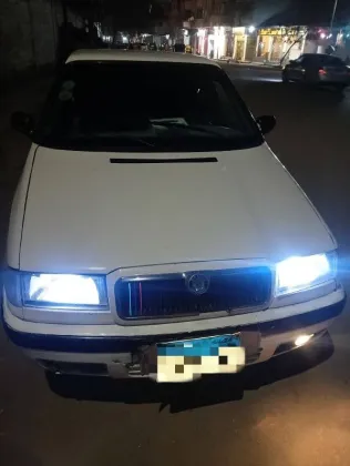 سكودا فيليشيا 1999 أبيض مستعملة للبيع