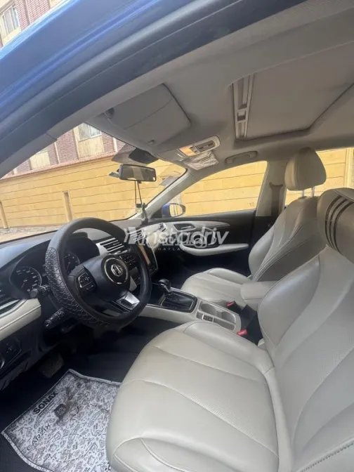 ام جى 5 2022 أبيض مستعملة للبيع - 3