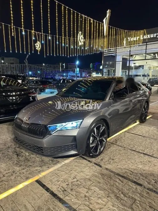 سكودا اوكتافيا 2025 رمادي مستعملة للبيع - 2