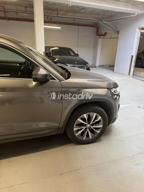 سكودا كودياك 2023 رمادي غامق مستعملة للبيع - 3