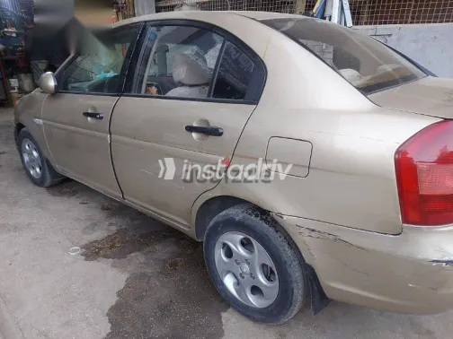 Hyundai Accent 2010 Gold Used for Sale - 3