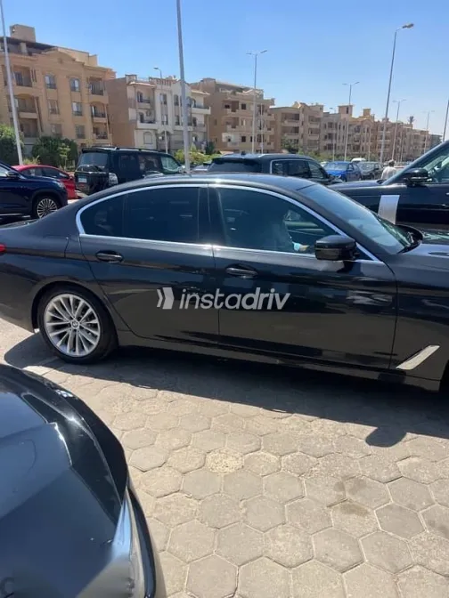 بي ام دبليو 520 2021 رمادي مستعملة للبيع - 1