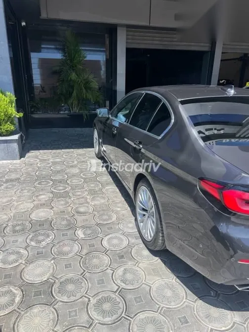 بي ام دبليو 520 2021 رمادي مستعملة للبيع - 3