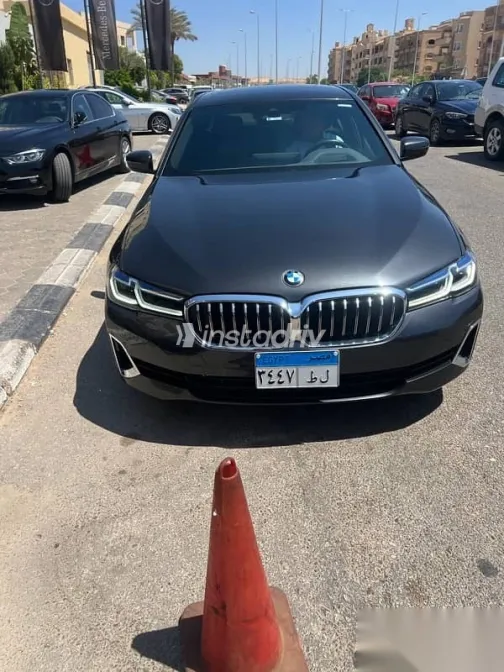 بي ام دبليو 520 2021 رمادي مستعملة للبيع - 4