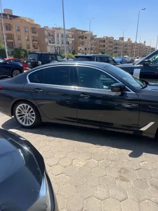 بي ام دبليو 520 2021 رمادي مستعملة للبيع