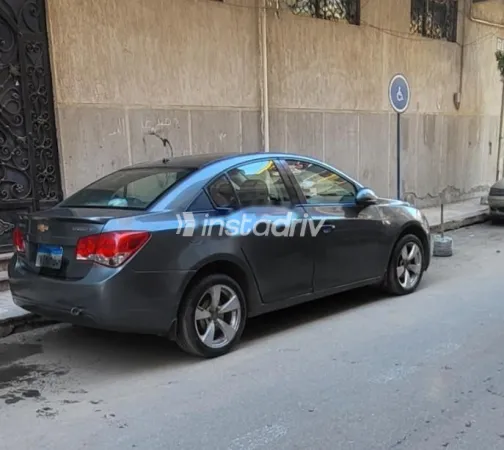 شيفروليه كروز 2010 رمادي مستعملة للبيع - 2