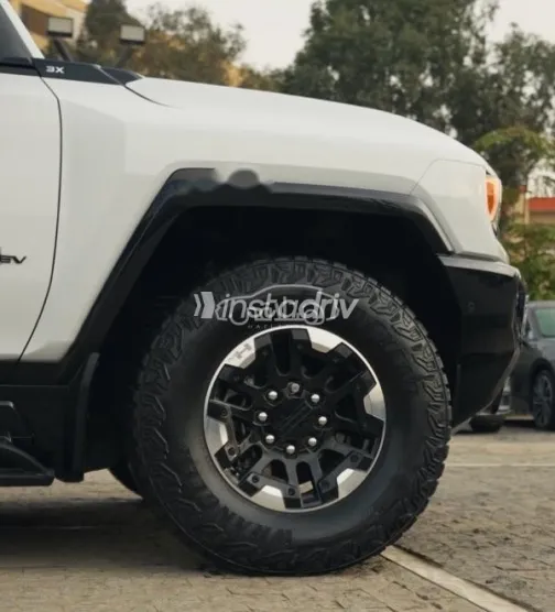 Gmc Hummer EV 2025 White Used for Sale - 4