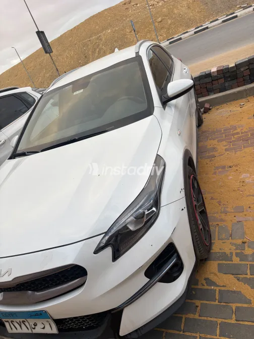 كيا اكسيد 2022 أبيض مستعملة للبيع - 4