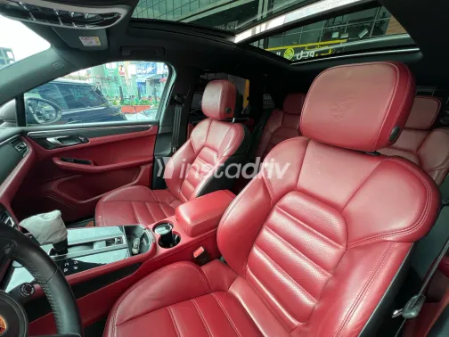 Porsche Macan 2024 White Used for Sale - 7