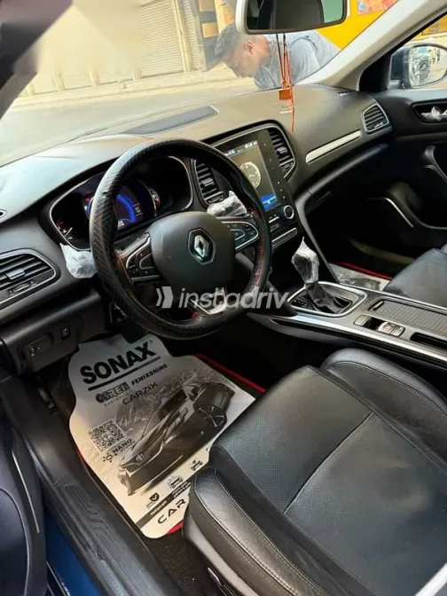 رينو ميجان 2020 أزرق غامق مستعملة للبيع - 3