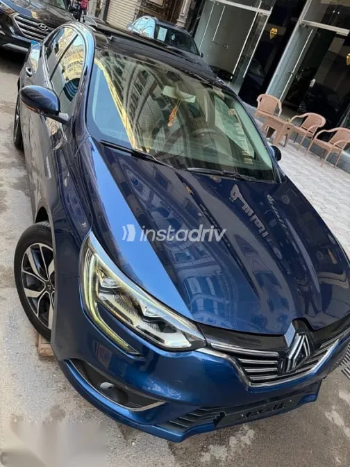 رينو ميجان 2020 أزرق غامق مستعملة للبيع - 7