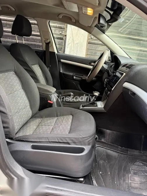 Skoda Octavia 2010 Gold Used for Sale - 6