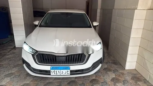 سكودا اوكتافيا 2022 أبيض مستعملة للبيع - 1