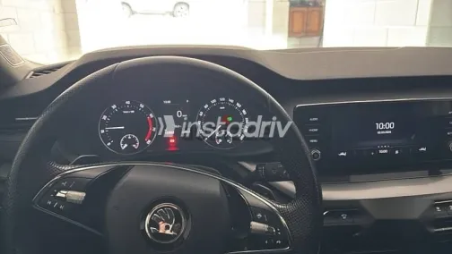 سكودا اوكتافيا 2022 أبيض مستعملة للبيع - 3