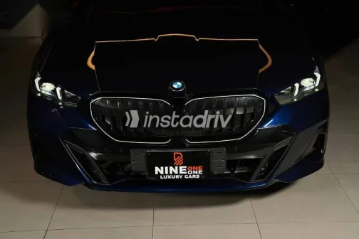 بي ام دبليو 520 2025 أزرق غامق جديدة للبيع - 2