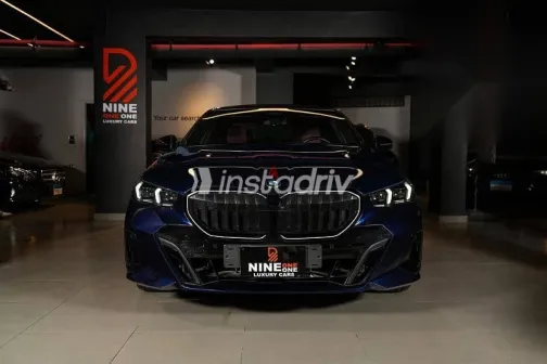 بي ام دبليو 520 2025 أزرق غامق جديدة للبيع - 3
