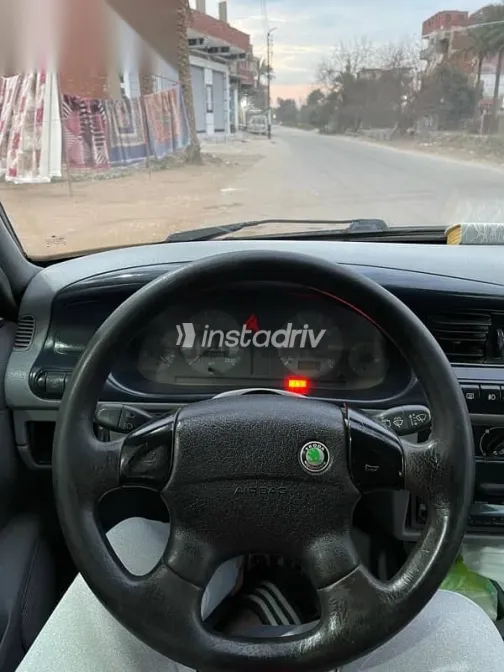 سكودا فيليشيا 2000 فضي مستعملة للبيع - 9