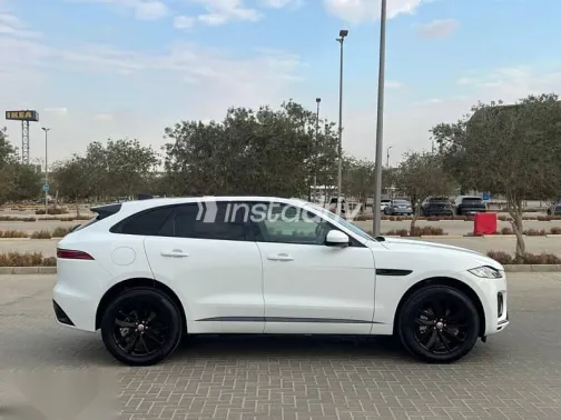 Jaguar F-Pace 2023 White Used for Sale - 6
