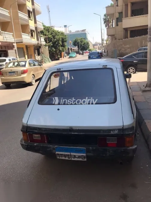 فيات 127 1982 أبيض مستعملة للبيع - 2