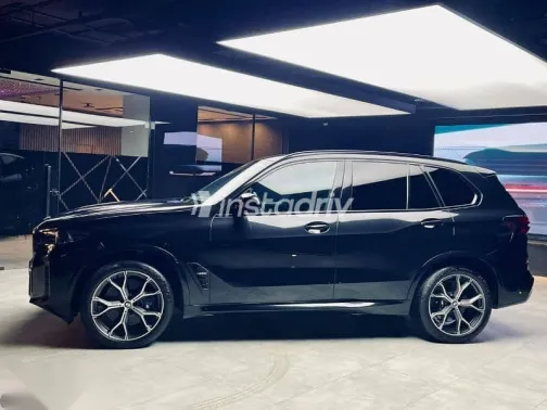 بي ام دبليو X5 2024 أسود مستعملة للبيع - 3