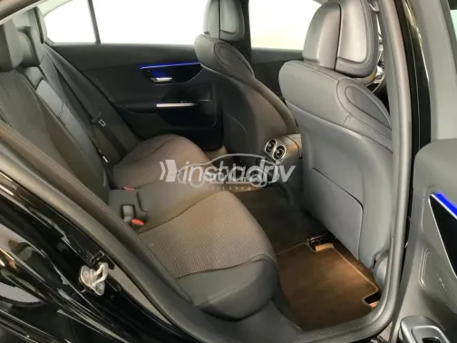 مرسيدس C 180 2024 أسود مستعملة للبيع - 2