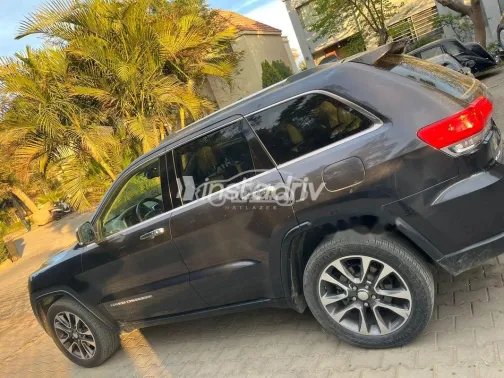 Jeep Grand Cherokee 2018 Dark Gray Used for Sale - 3