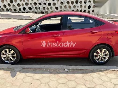 هيونداي اكسنت 2016 أحمر مستعملة للبيع - 1