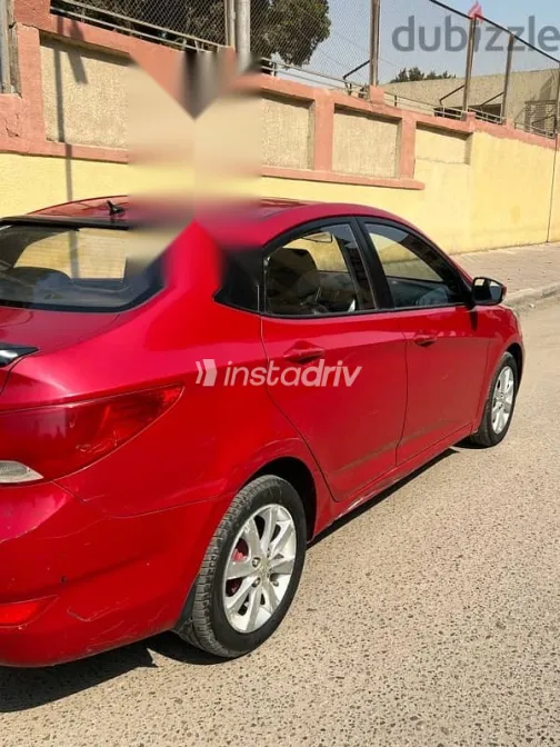هيونداي اكسنت 2016 أحمر مستعملة للبيع - 2