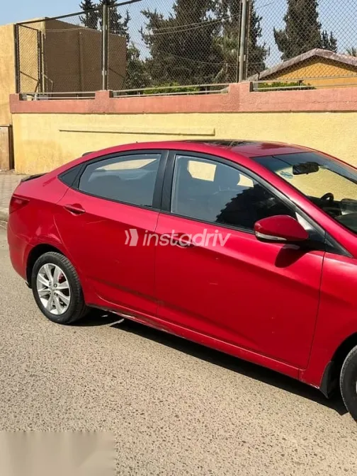 هيونداي اكسنت 2016 أحمر مستعملة للبيع - 4