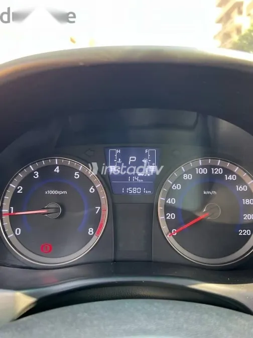 هيونداي اكسنت 2016 أحمر مستعملة للبيع - 8