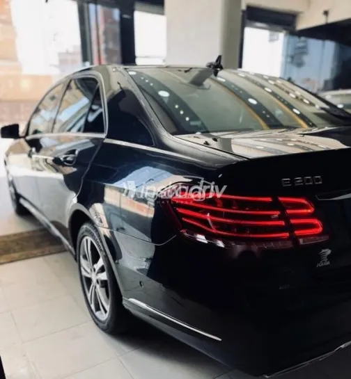 مرسيدس E 200 2015 أسود مستعملة للبيع - 3