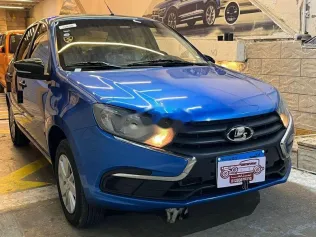 لادا جرانتا 2023 أزرق غامق مستعملة للبيع