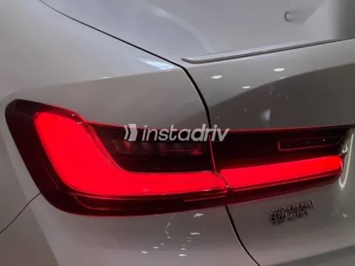 بي ام دبليو 320 2026 أبيض مستعملة للبيع - 7