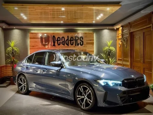 بي ام دبليو 320 2026 أزرق غامق مستعملة للبيع - 3