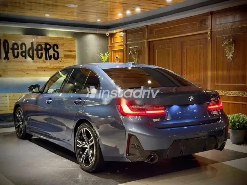 بي ام دبليو 320 2026 أزرق غامق مستعملة للبيع - 5