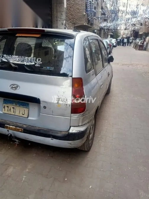 هيونداي ماتريكس 2004 فضي مستعملة للبيع - 2