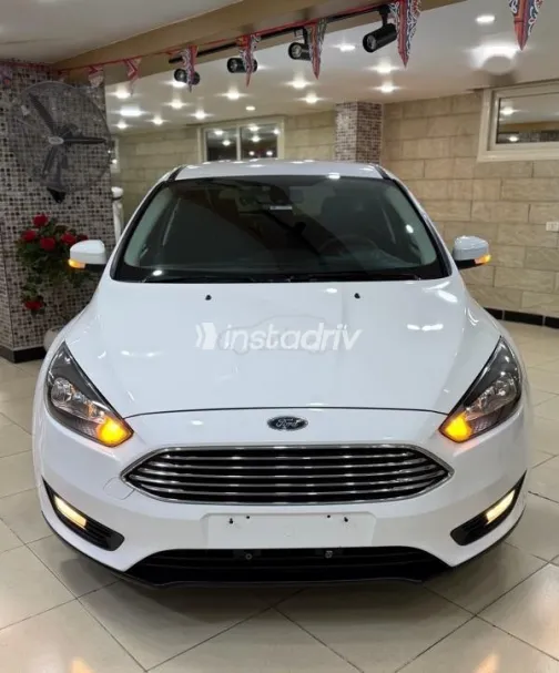 Ford Focus 2018 White Used for Sale - 1