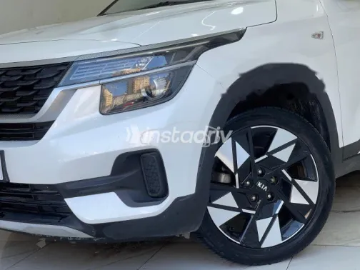 Kia Seltos 2022 White Used for Sale - 4