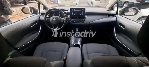 تويوتا كورولا 2021 فضي مستعملة للبيع - 4