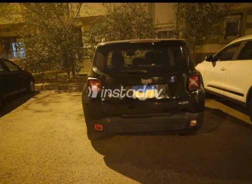 جيب رينيجيد 2016 أسود مستعملة للبيع - 2