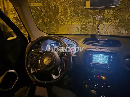 جيب رينيجيد 2016 أسود مستعملة للبيع - 3